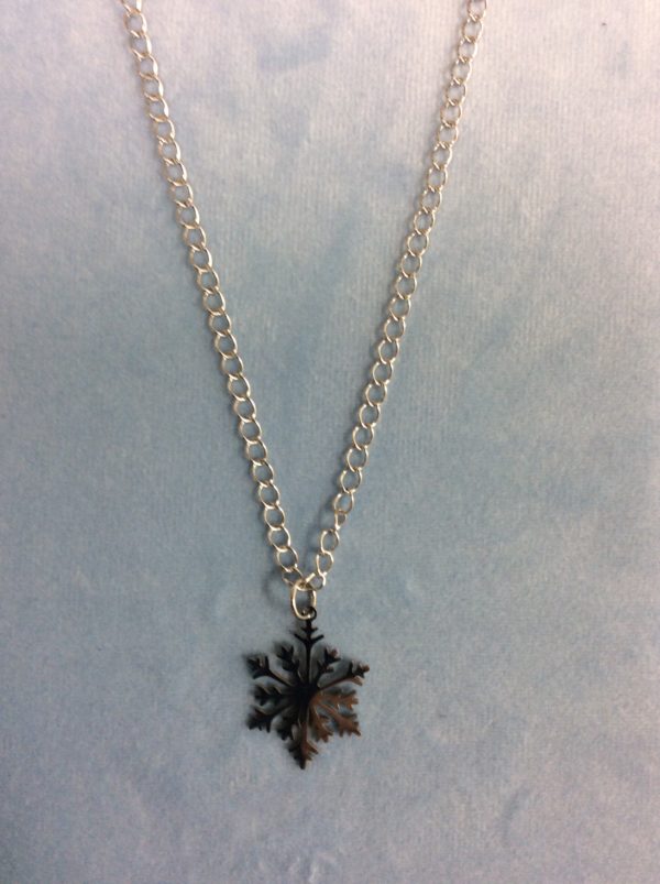 Snowflake pendant necklace